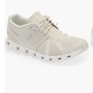 On Cloud 5.Pearl White.size 8.5. Brand new